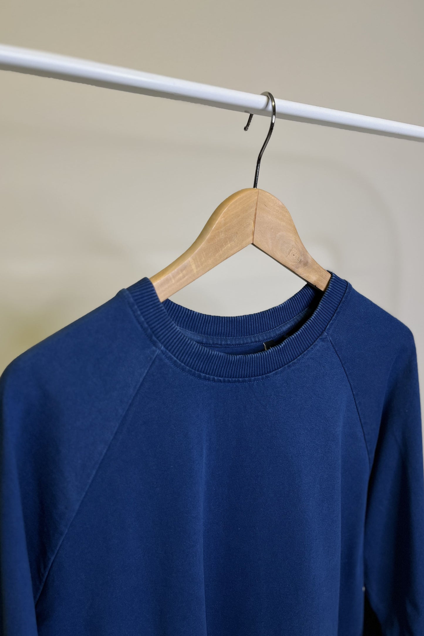 PRE-LOVED Raglan Sweatshirt, L
