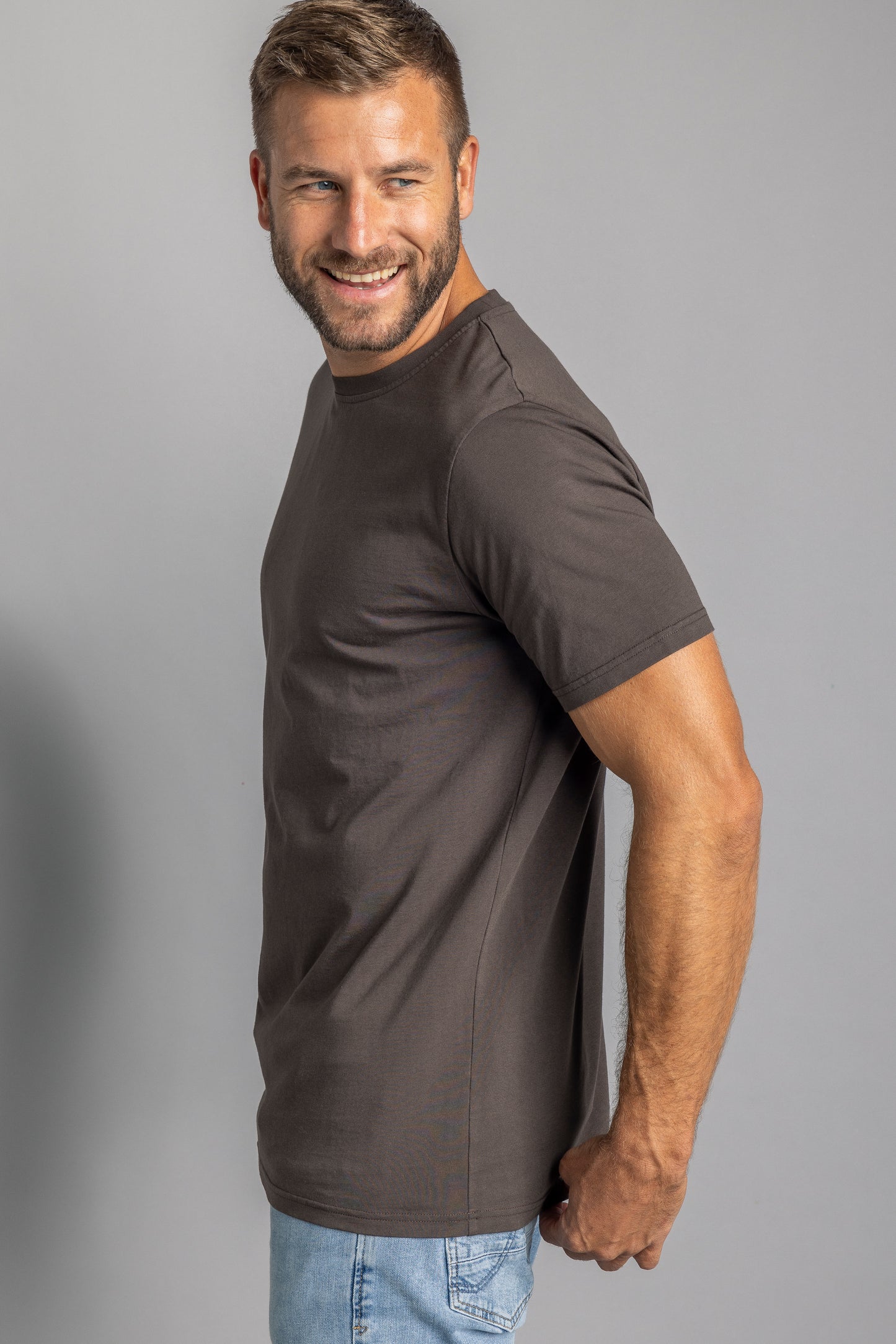 Premium Blank T-Shirt SLIM, Chestnut