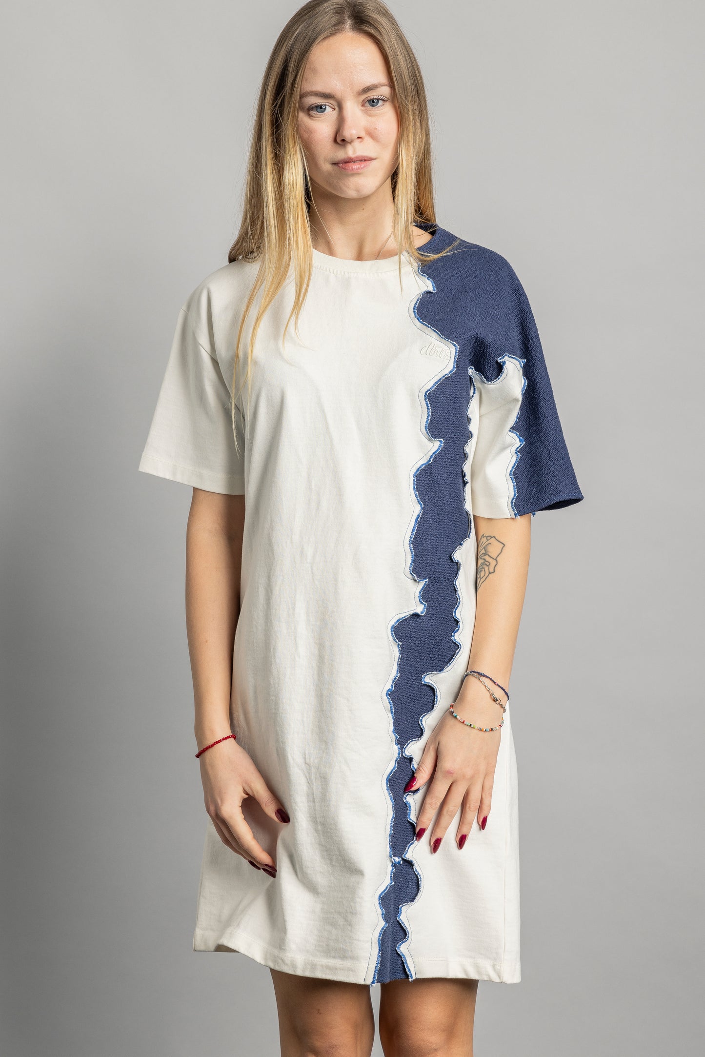 UPCYCLING Masterpiece T-Shirt Kleid
