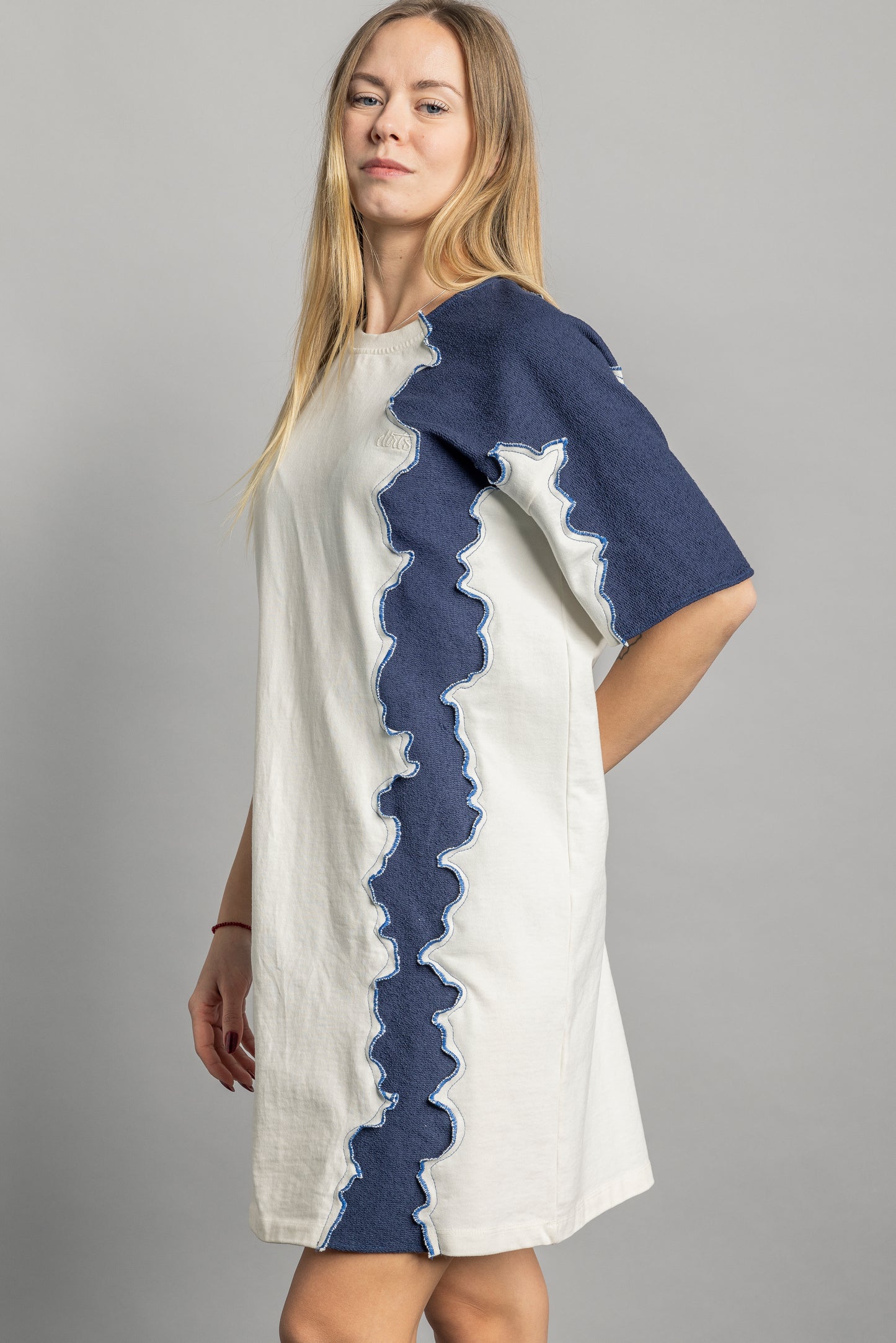 UPCYCLING Masterpiece T-Shirt Kleid