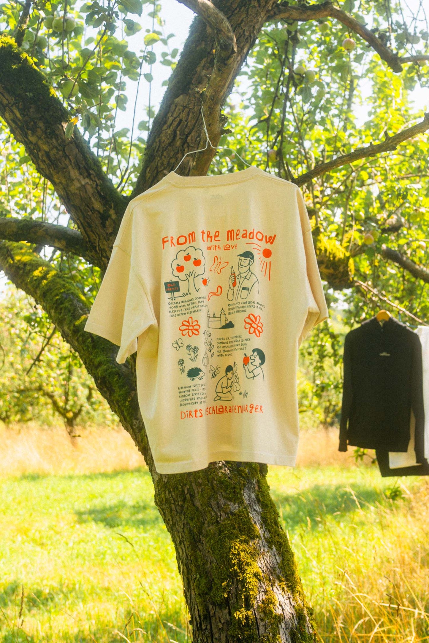 MEADOW WITH LOVE T-Shirt BOXY