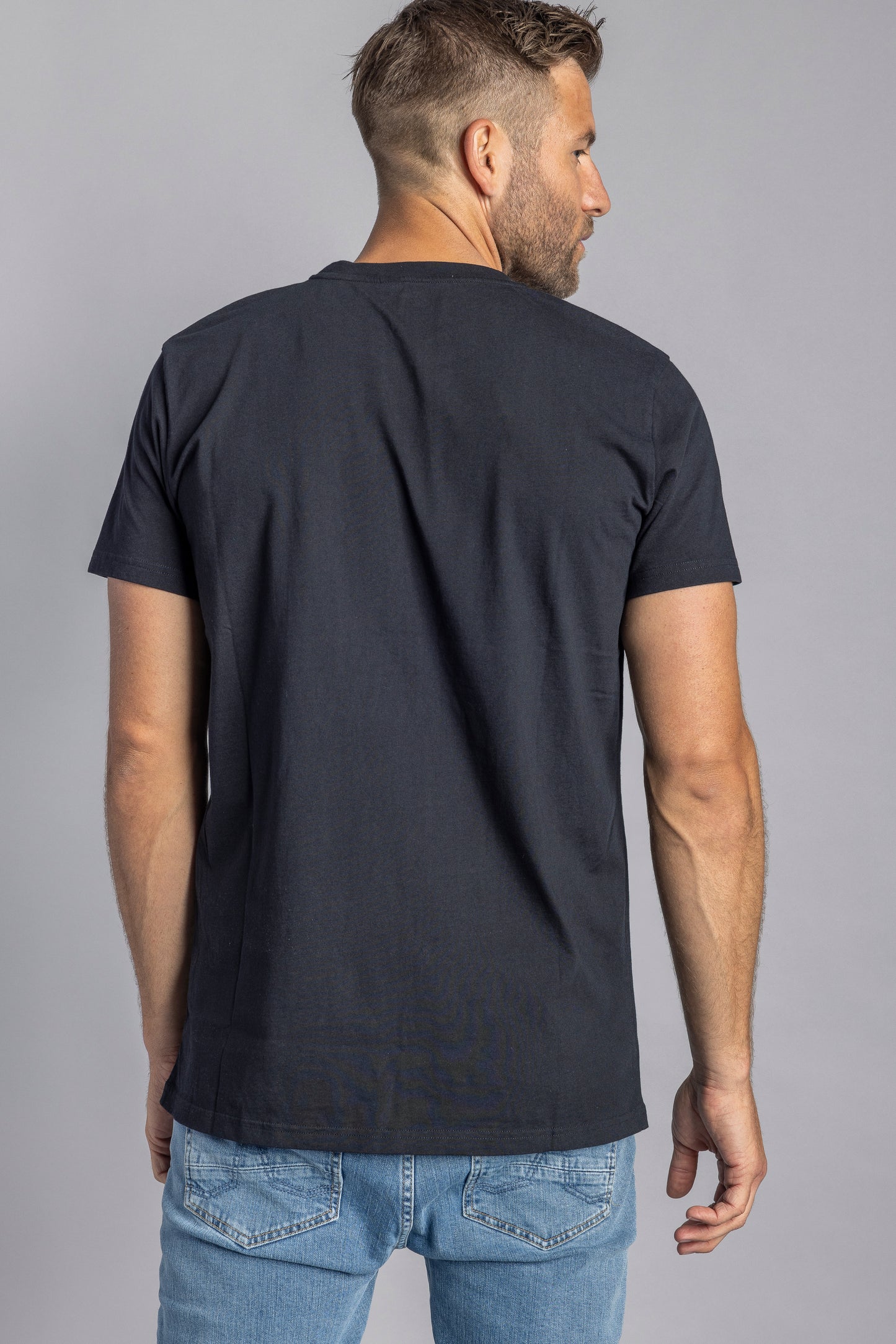Premium Blank T-Shirt SLIM, Black