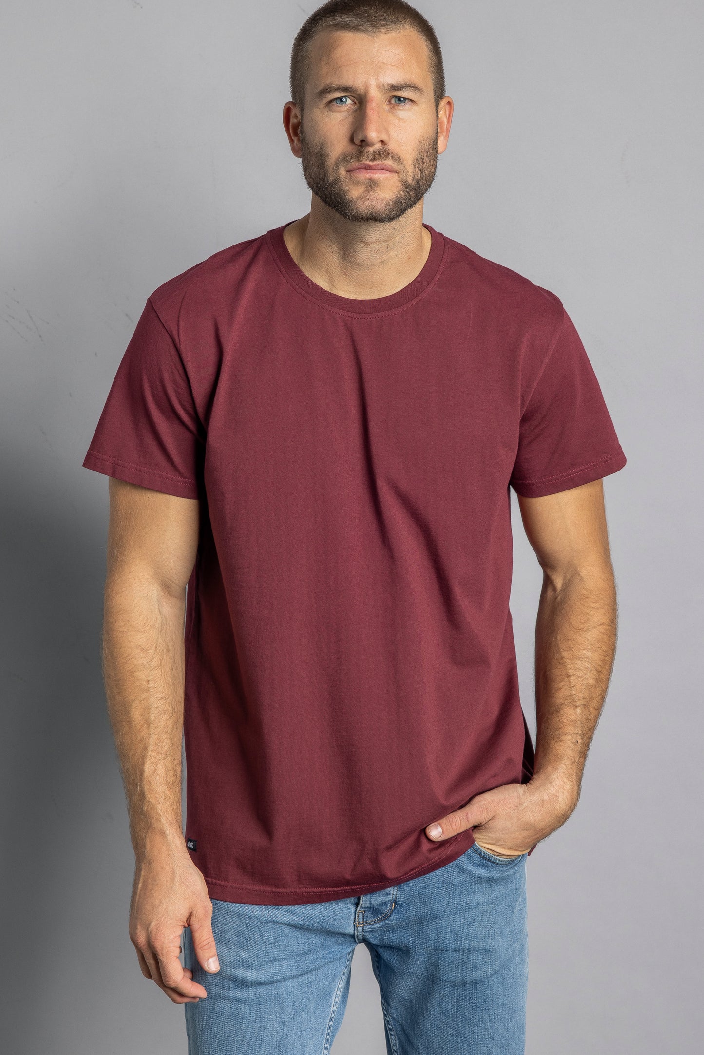 Premium Blank T-Shirt STANDARD, Rubin