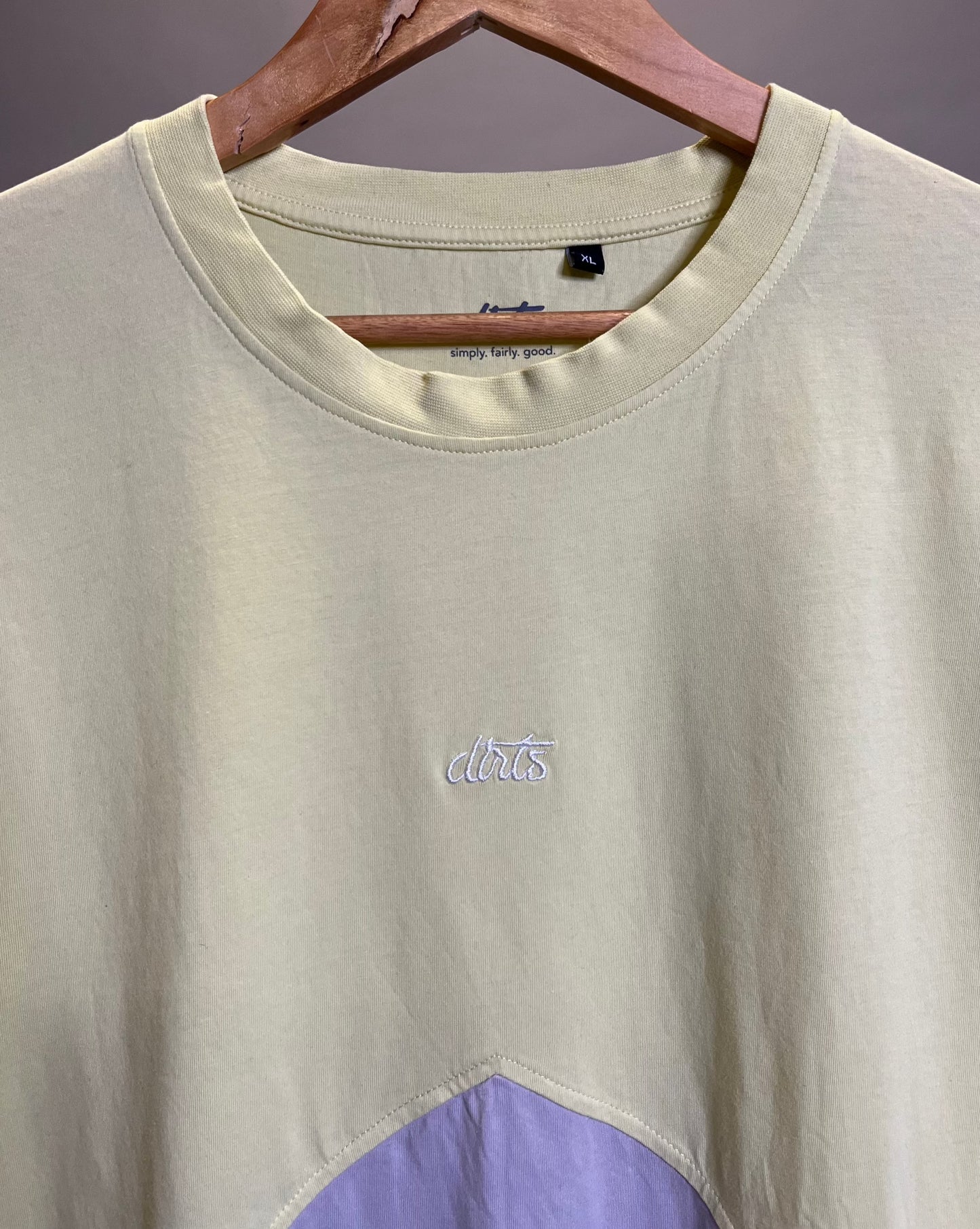 PRE-LOVED Zig Zag T-Shirt STANDARD, XL