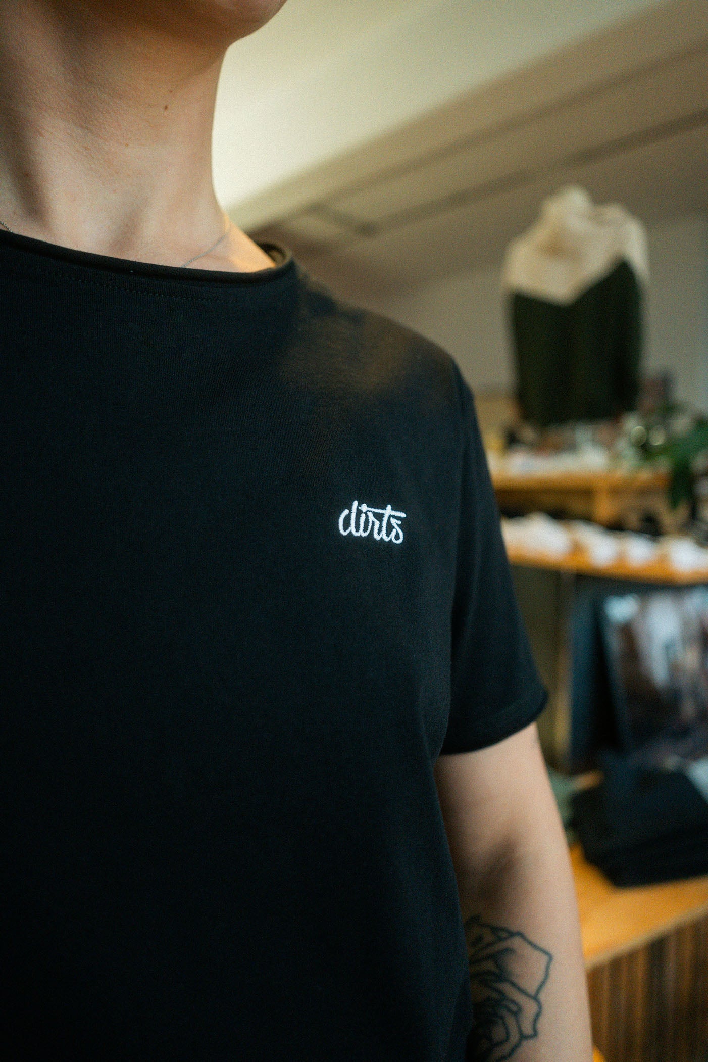 UPCYCLING Cropped Logo T-Shirt Black