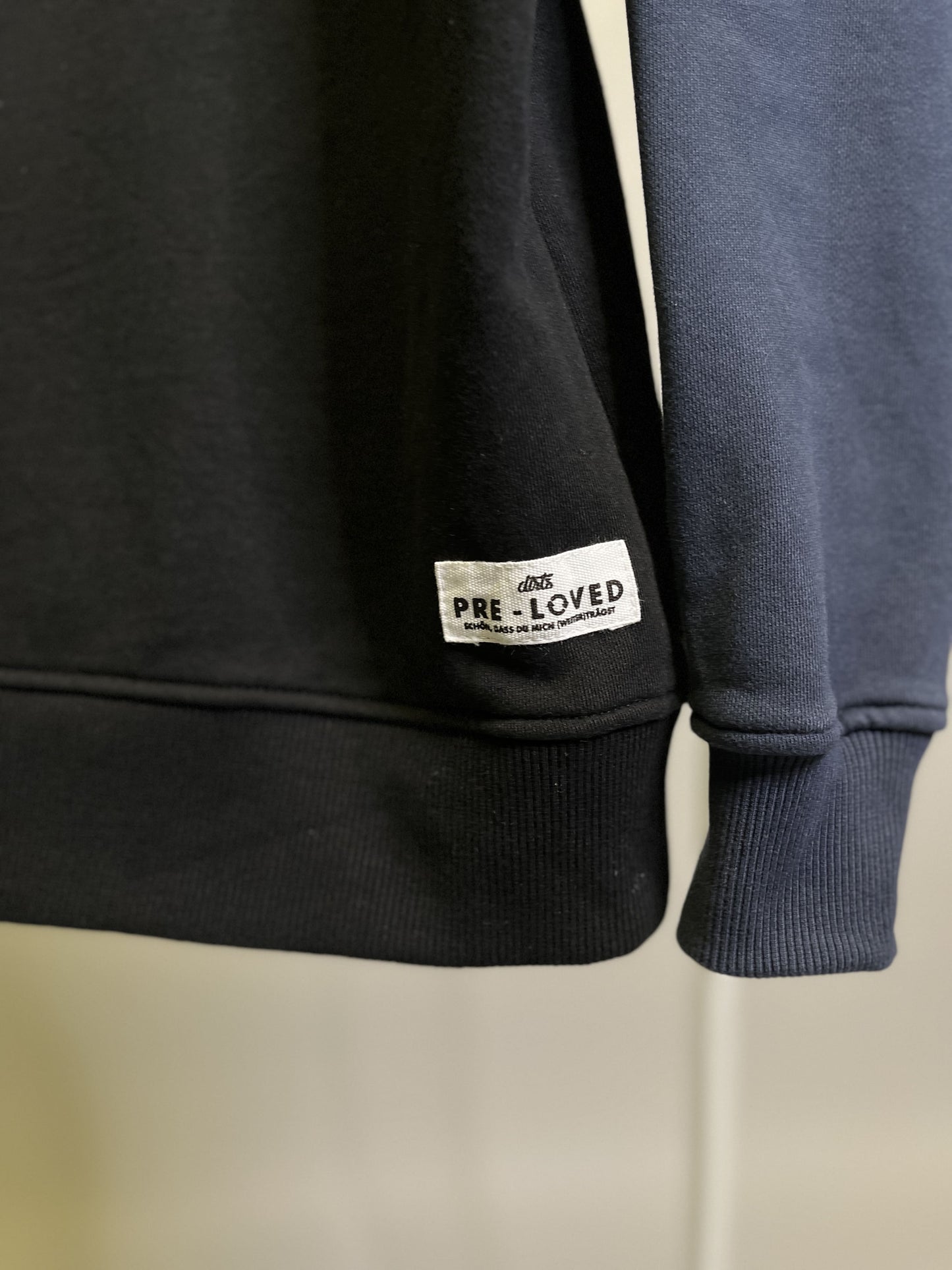 PRE-LOVED Signature Crewneck