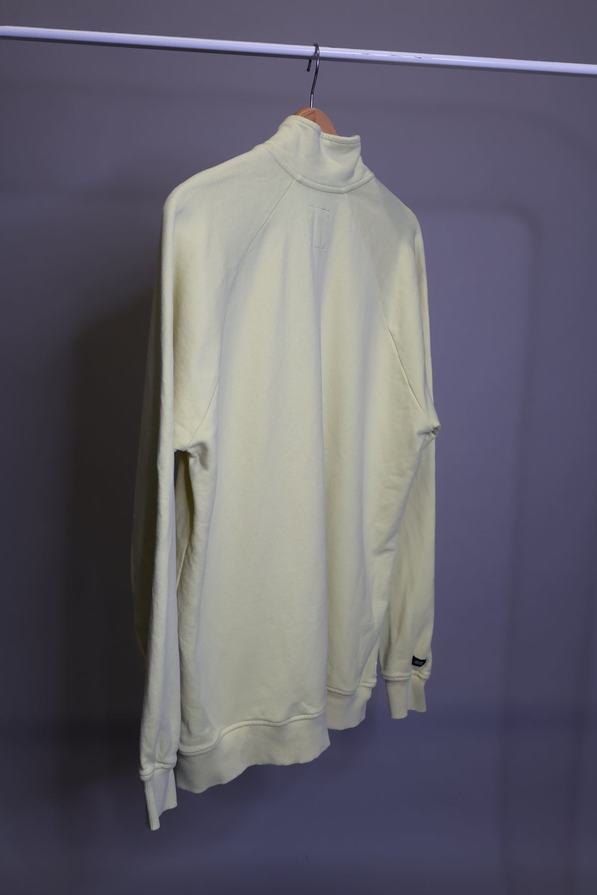 PRE-LOVED Quarter Zip Raglan, M