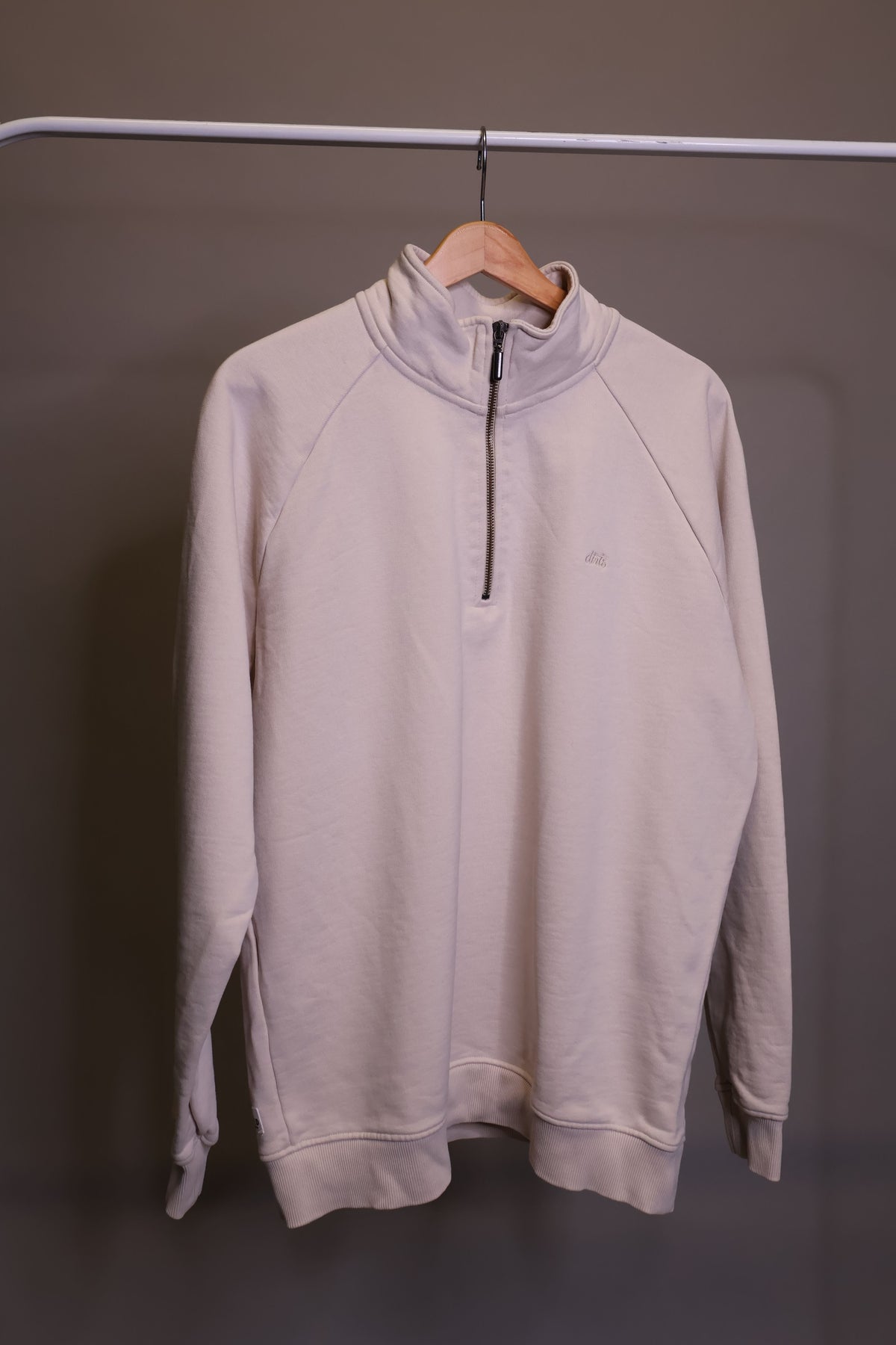 PRE-LOVED Quarter Zip Raglan, L