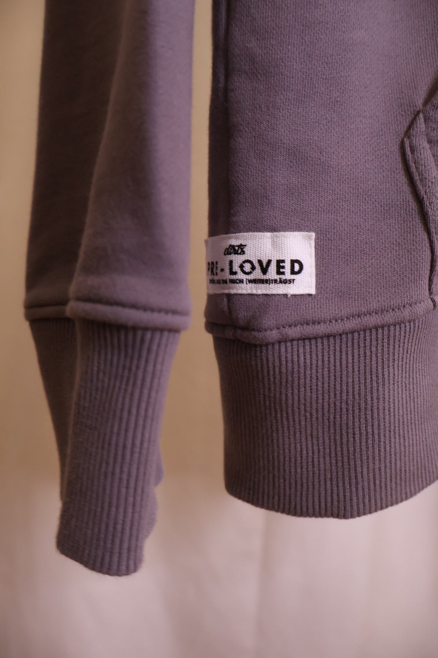 PRE-LOVED Classic Hoodie, M