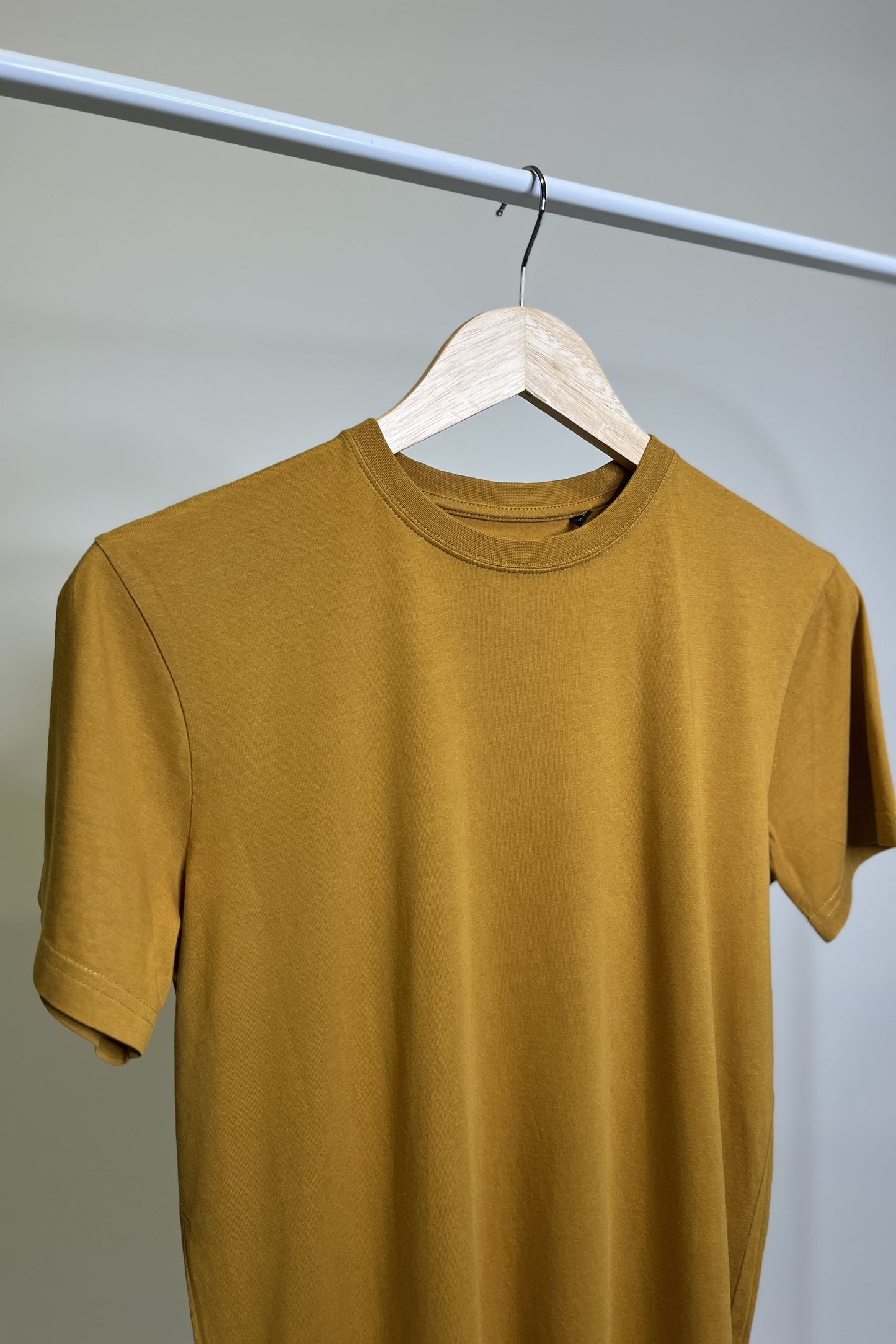 PRE-LOVED Premium Blank T-Shirt STANDARD, XS