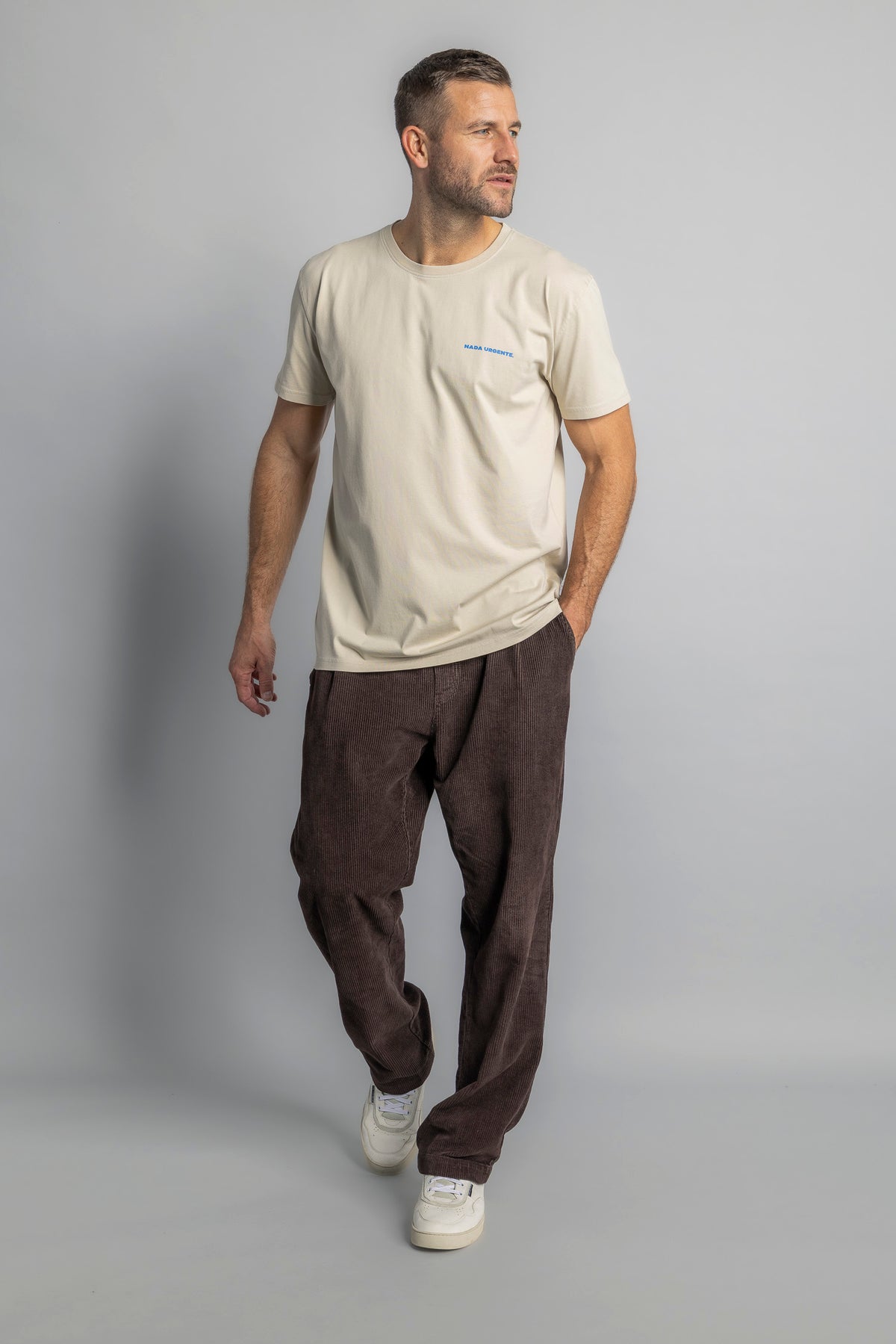 NADA URGENTE T-Shirt STANDARD