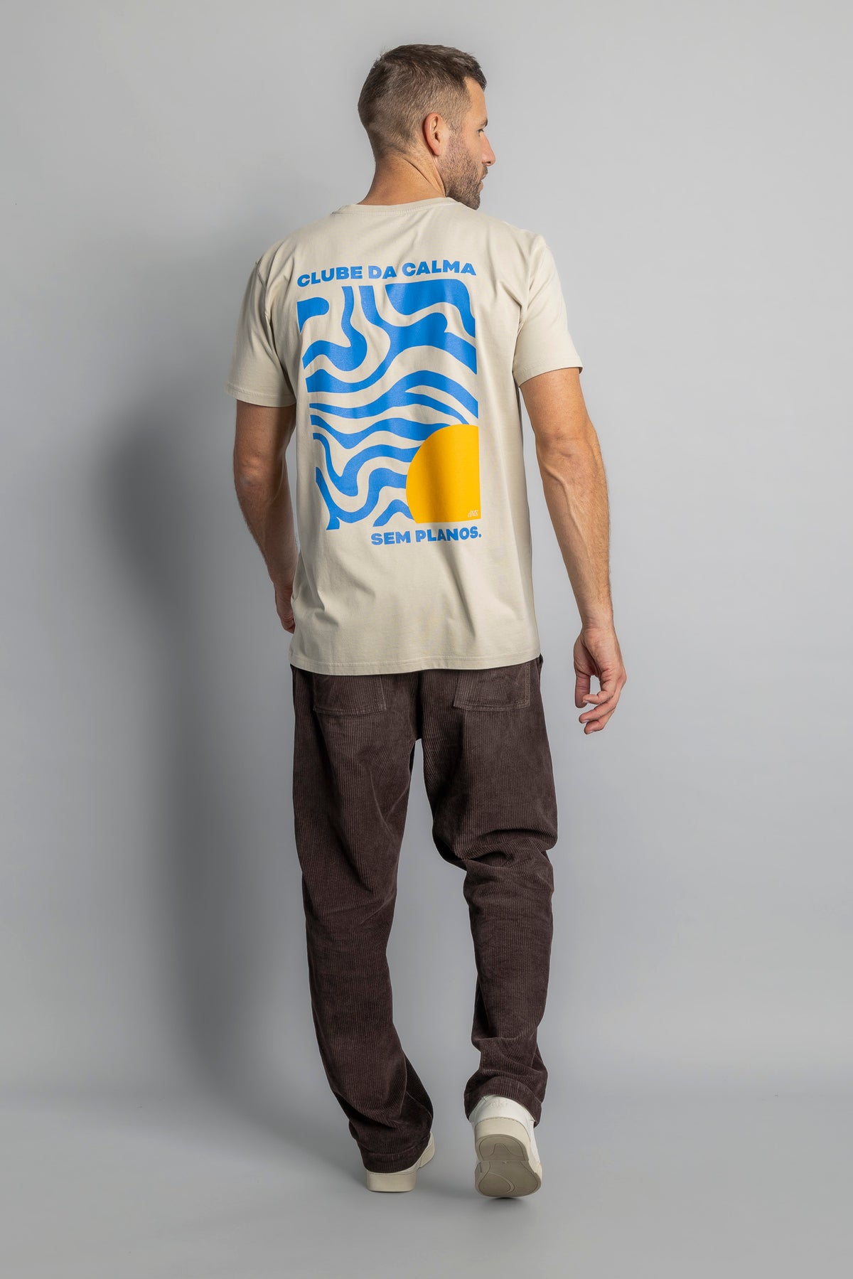 NADA URGENTE T-Shirt STANDARD