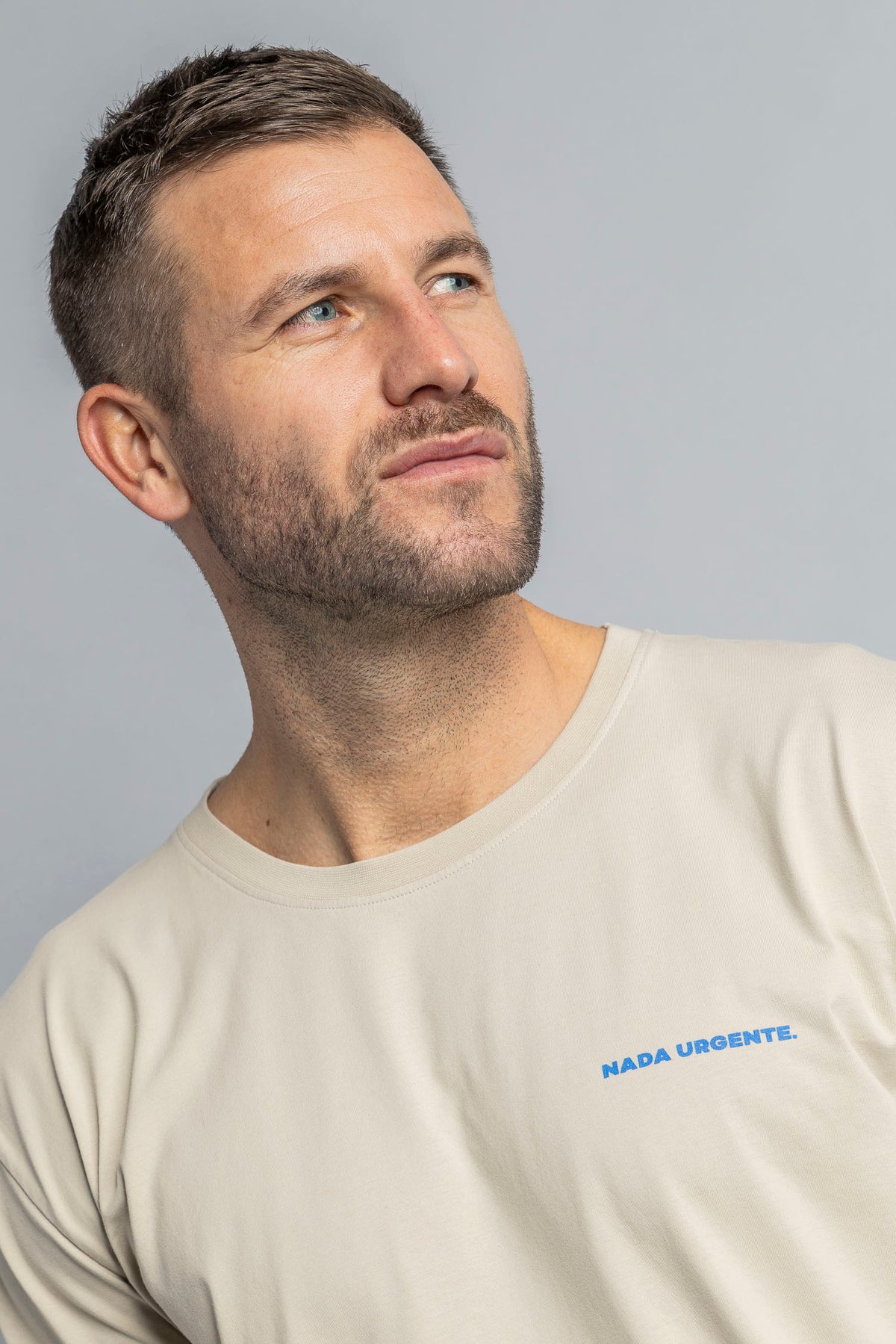 NADA URGENTE T-Shirt STANDARD