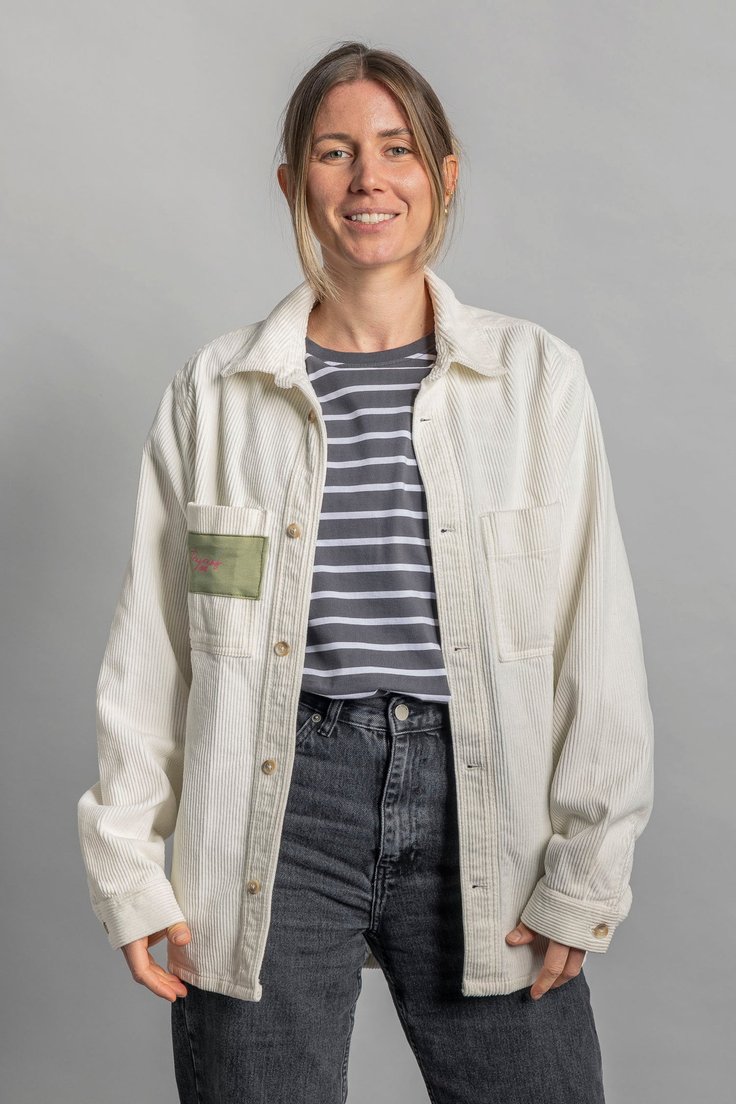 UPCYCLING Cord Overshirt IL FAIT BEAU
