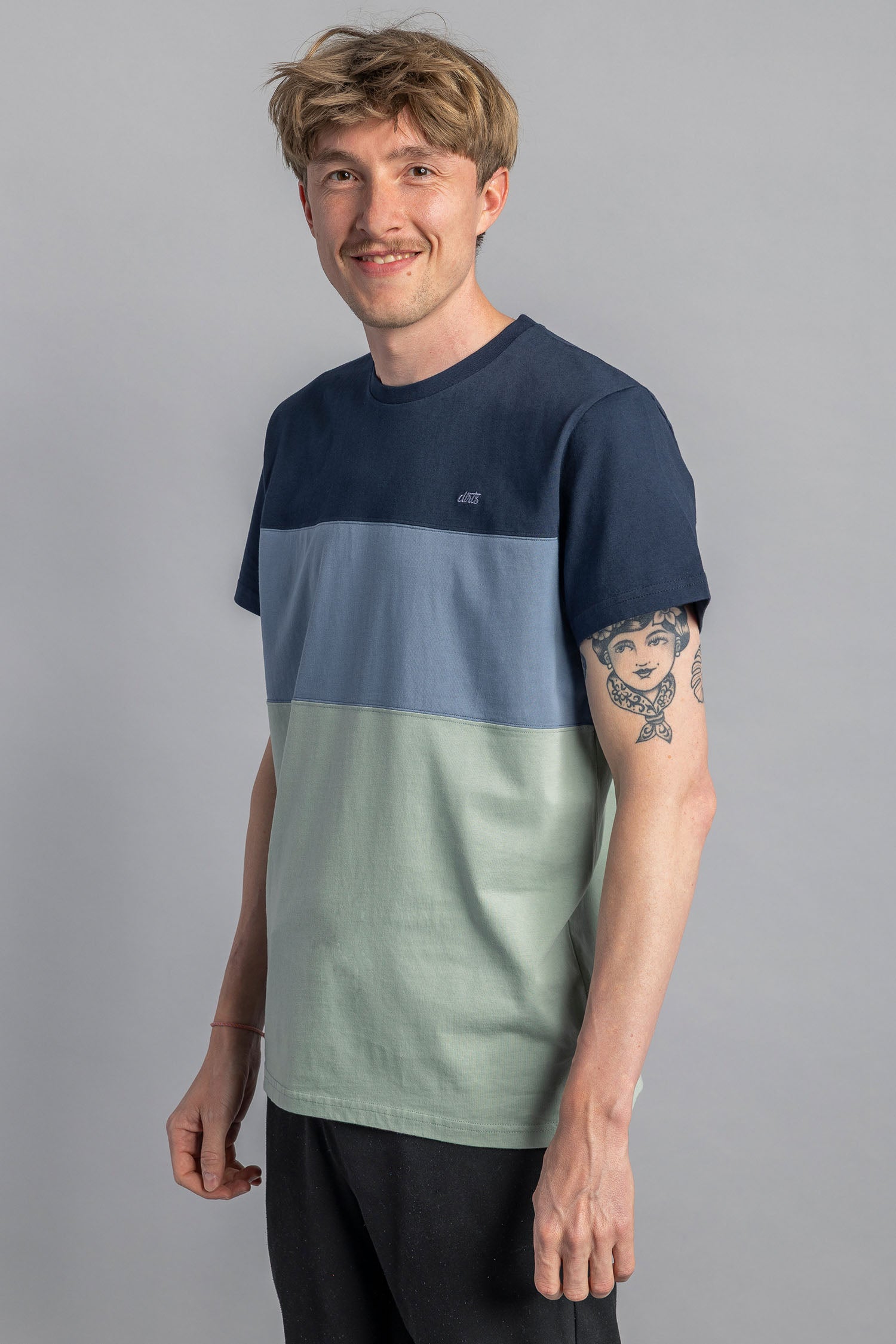 Navy / Stormy Blue / Frosted Mint