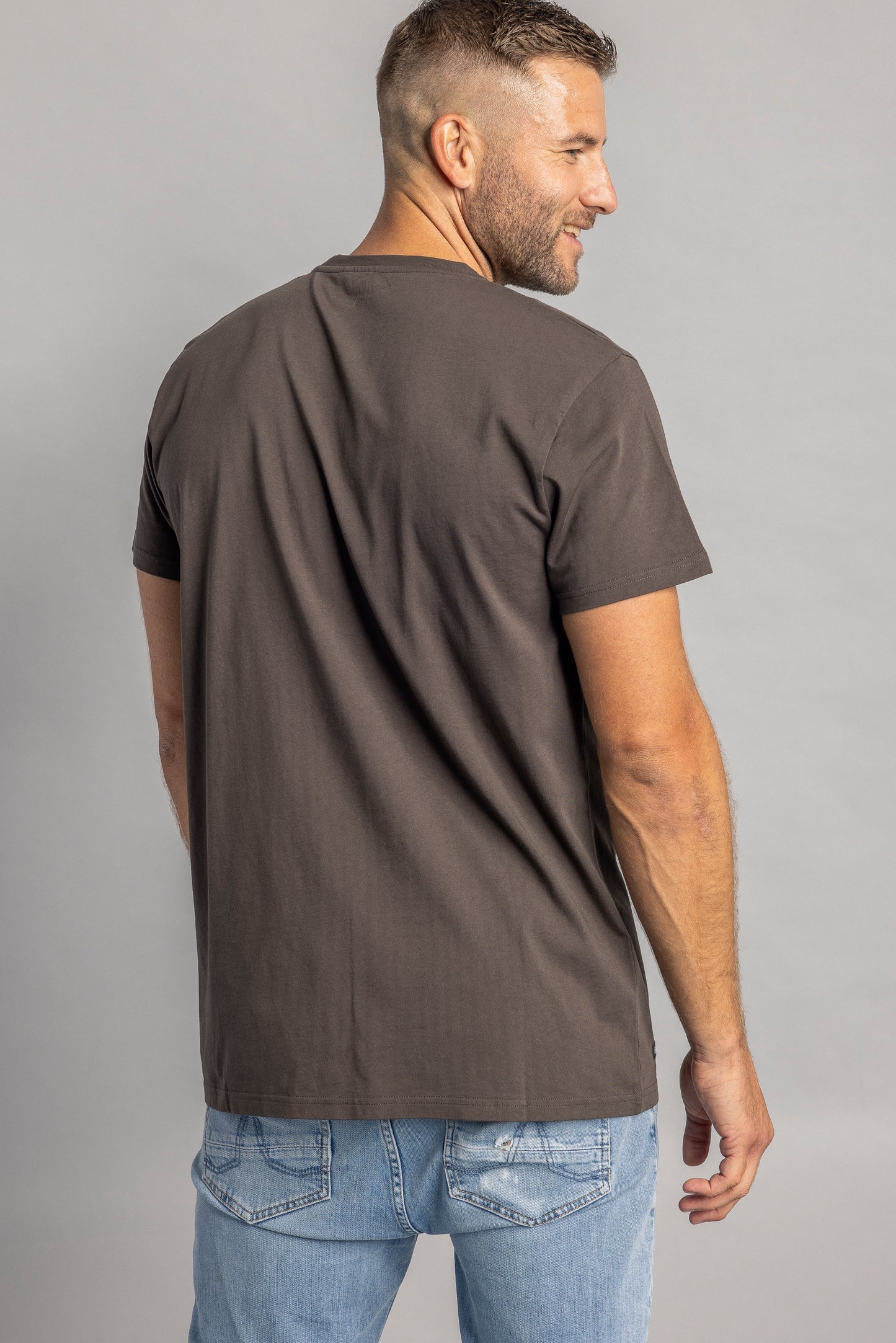 Premium Blank T-Shirt STANDARD, Chestnut