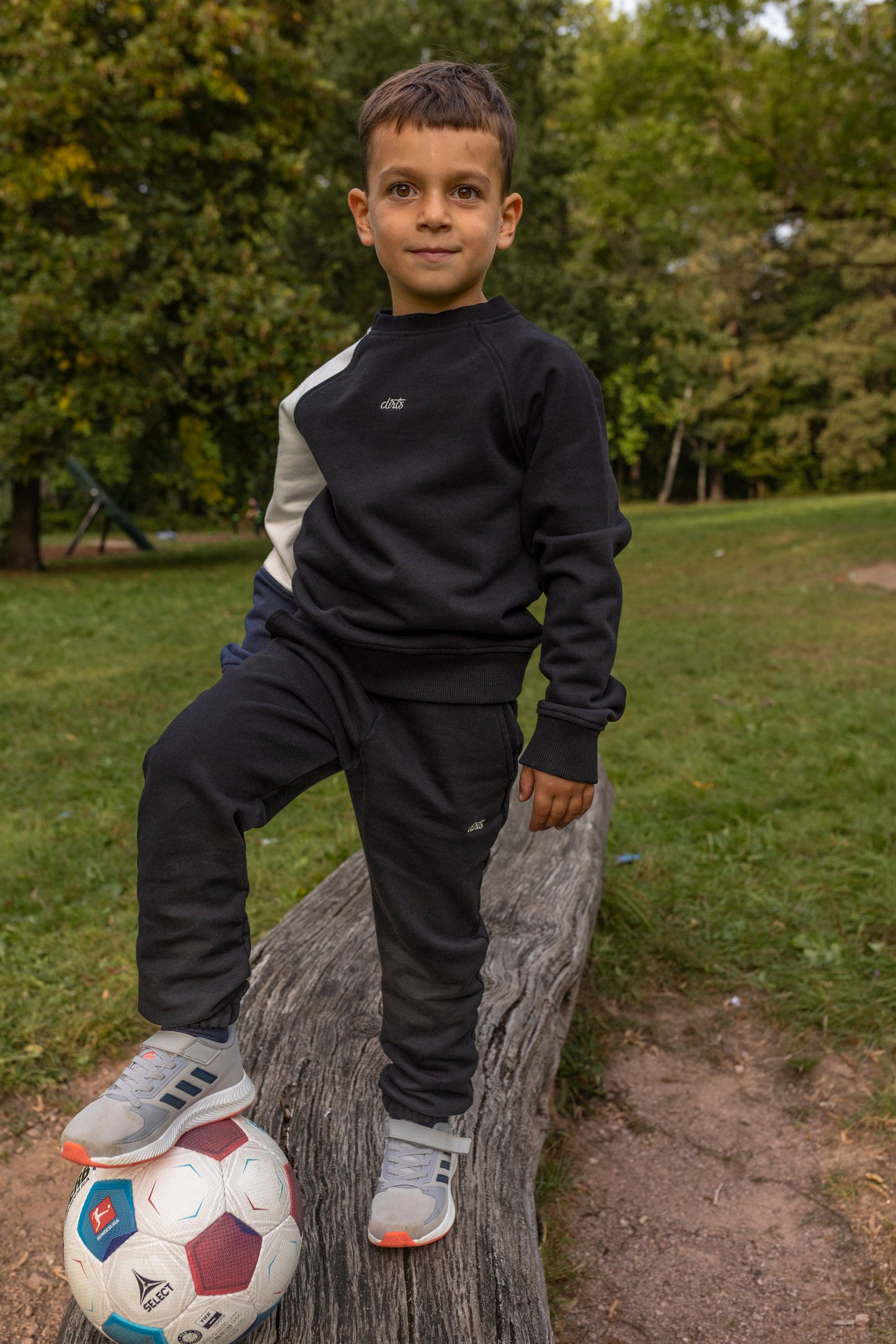 KIDS Signature Set Sweater + Sweatpants