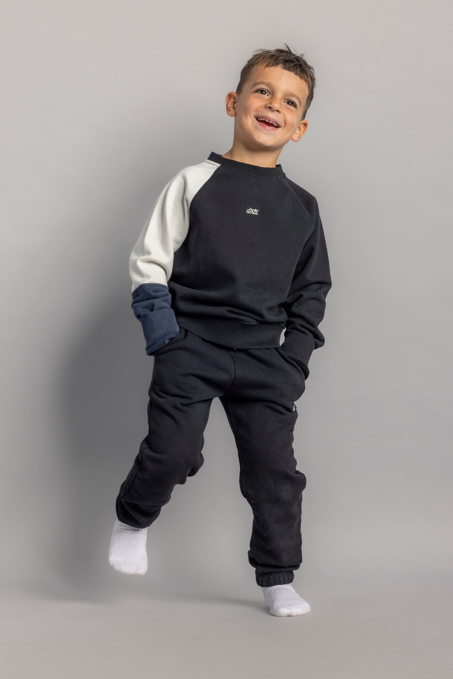 KIDS Signature Set Sweater + Sweatpants