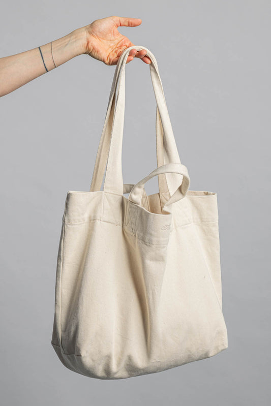 THE TOTE BAG