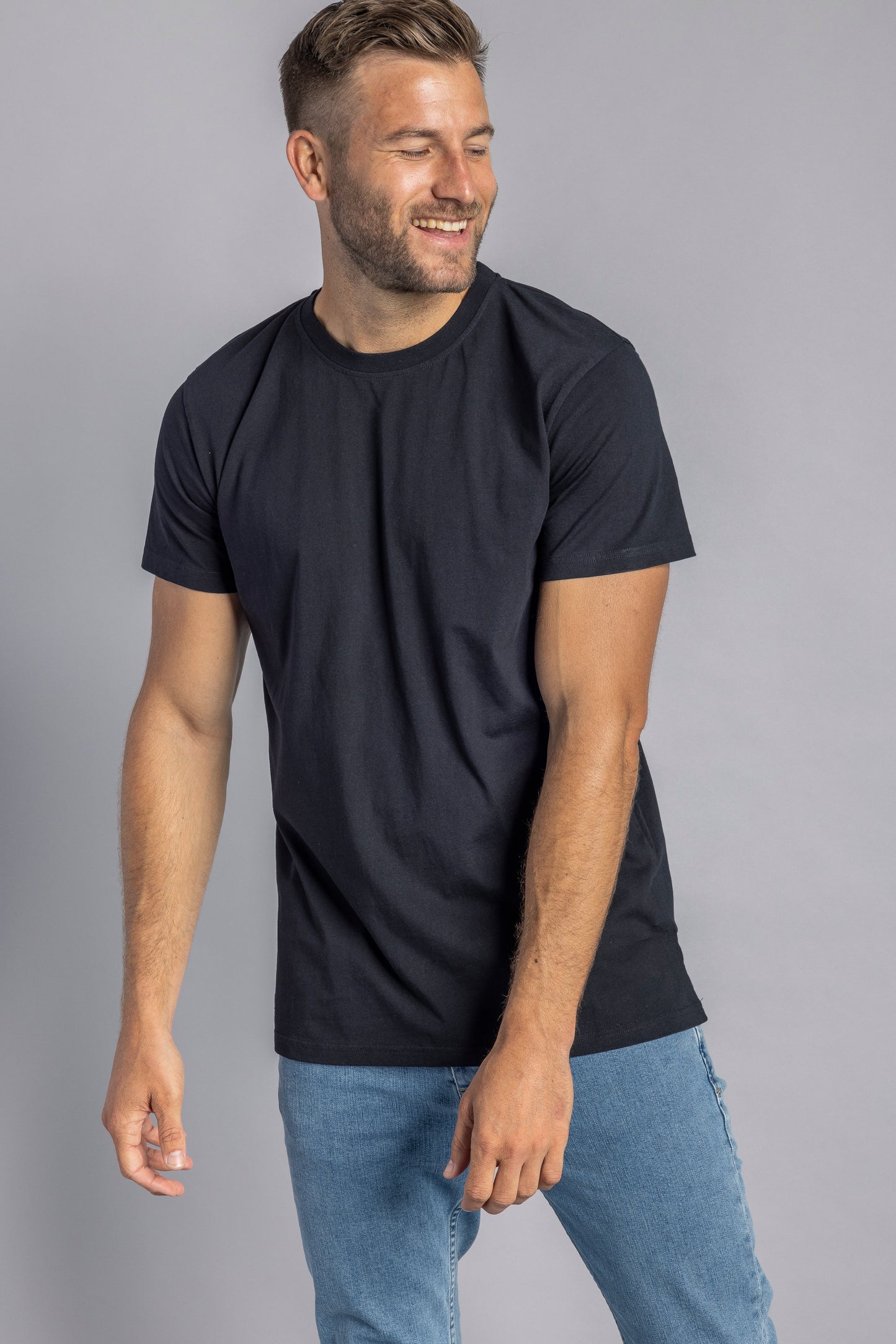 Premium Blank T-Shirt SLIM, black